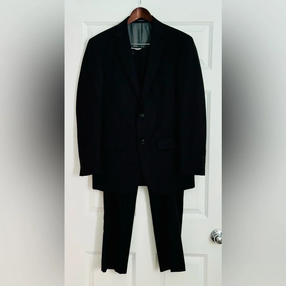 Wilke-Rodriguez men's suit, size 38, standard, waist 32. Fitted jacket and